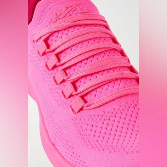 ♡ 𝖠𝖯𝖫 ♡ 𝖳𝖾𝖼𝗁𝖫𝗈𝗈𝗆 𝖡𝗋𝖾𝖾𝗓𝖾 𝖪𝗇𝗂𝗍 𝖱𝗎𝗇𝗇𝗂𝗇𝗀 𝖲𝗁𝗈𝖾𝗌 - Picture 3 of 3